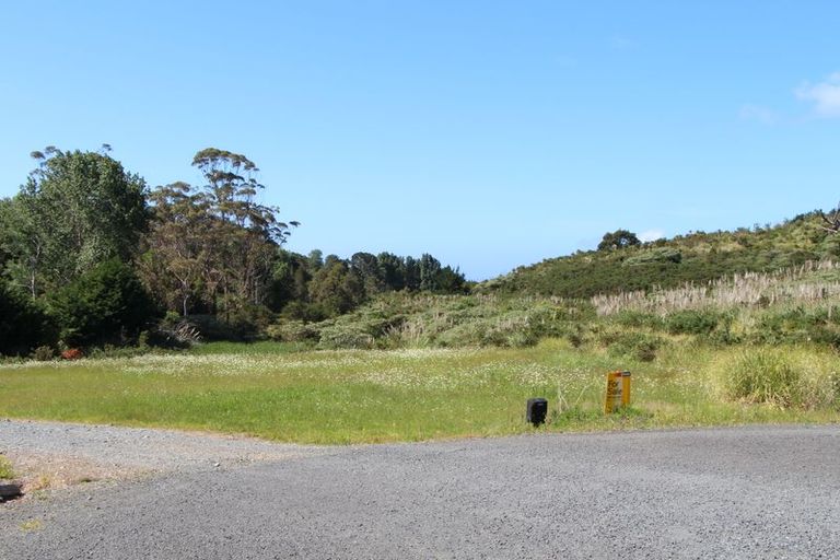 Photo of property in 138 Stratford Drive, Cable Bay, 0420