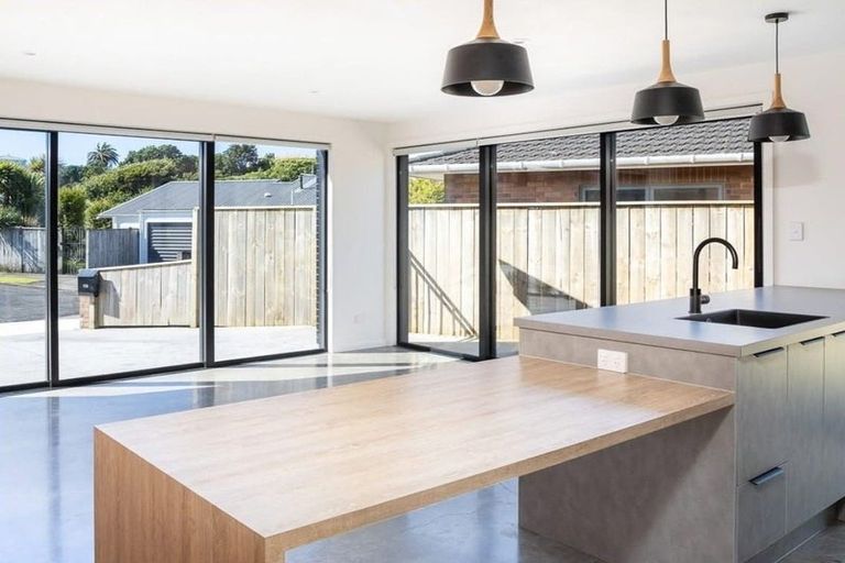 Photo of property in 10b Eton Place, Spotswood, New Plymouth, 4310