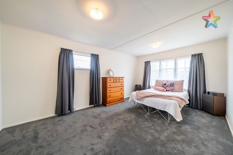 Photo of property in 43 Russell Road, Wainuiomata, Lower Hutt, 5014