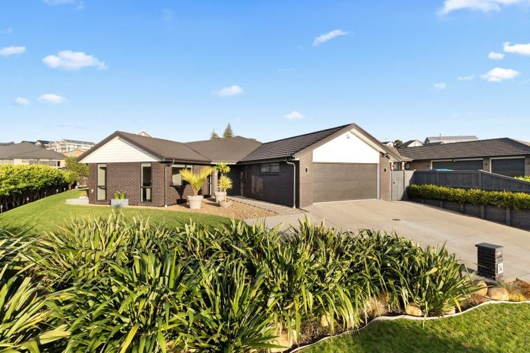 Photo of property in 14 Catherine Mclean Road, Pukekohe, 2120
