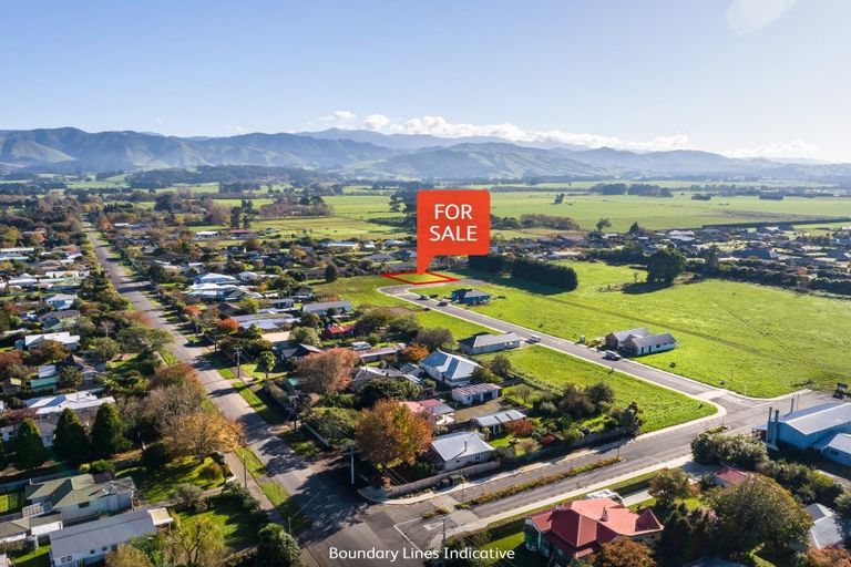 Photo of property in 23 Kakariki Crescent, Carterton, 5713