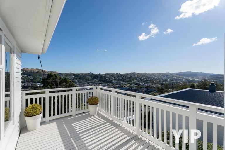Photo of property in 33 Chesterton Street, Johnsonville, Wellington, 6037