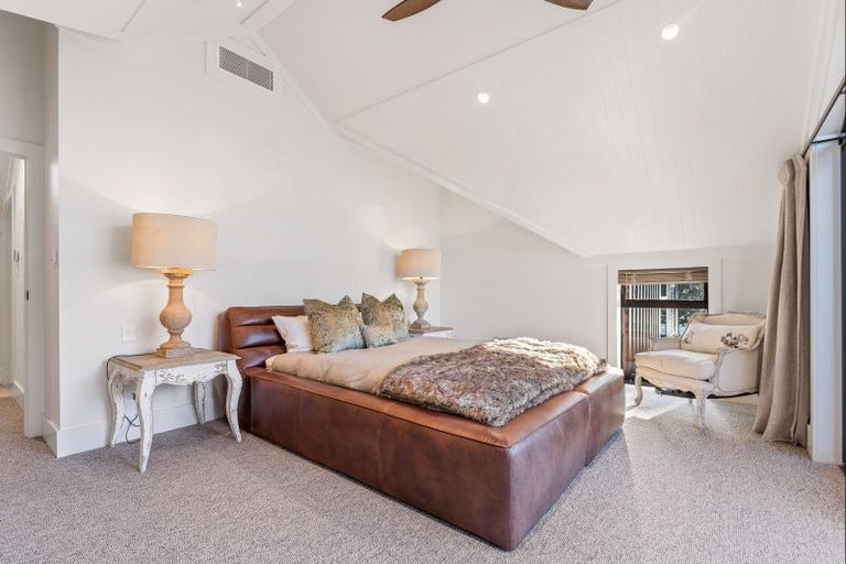 Photo of property in 10 Ida Way, Omaha, 0986