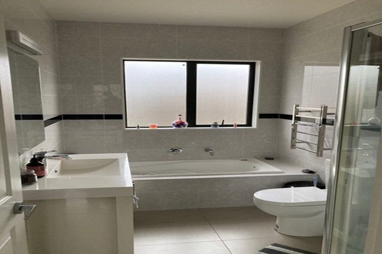 Photo of property in 67d Sabulite Road, Kelston, Auckland, 0602