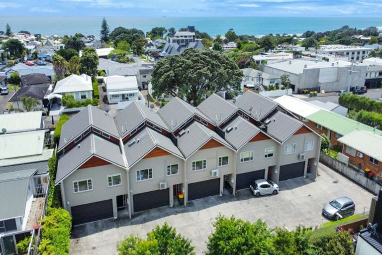 Photo of property in 250a Courtenay Street, Strandon, New Plymouth, 4312