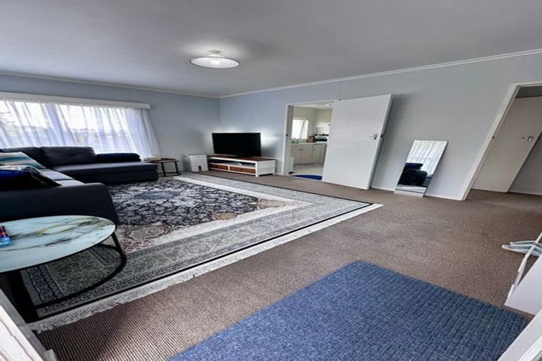 Photo of property in 2/38 Knightsbridge Drive, Forrest Hill, Auckland, 0620