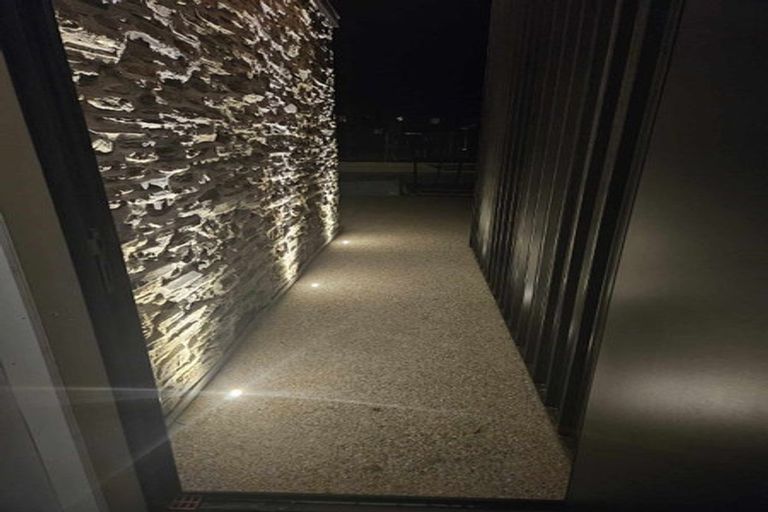 Photo of property in 43 Barn Road, Jacks Point, 9371