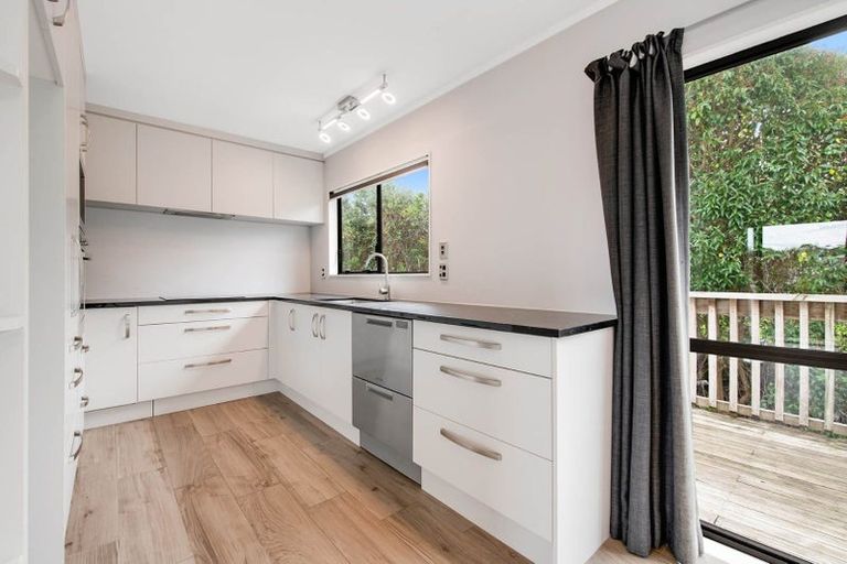 Photo of property in 32 Brandon Road, Manly, Whangaparaoa, 0930