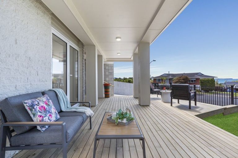 Photo of property in 16 Paisley Street, Mellons Bay, Auckland, 2014