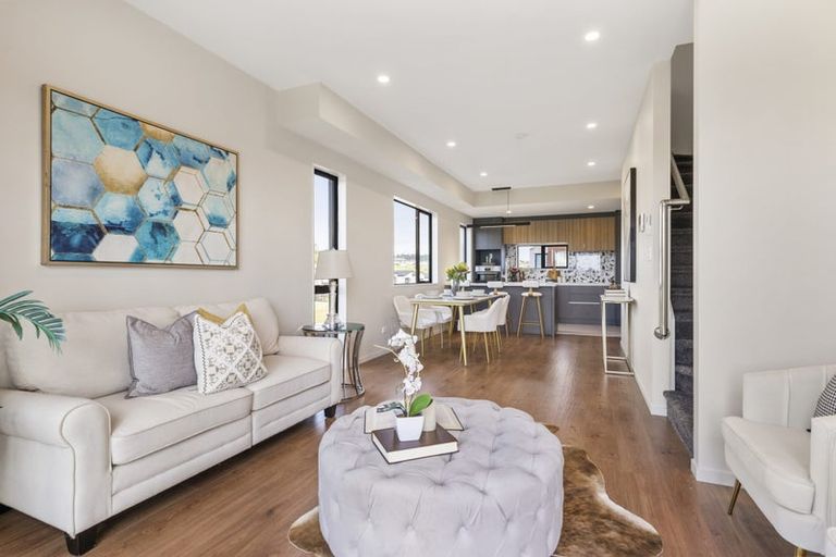 Photo of property in 3 Papatahi Lane, Flat Bush, Auckland, 2019