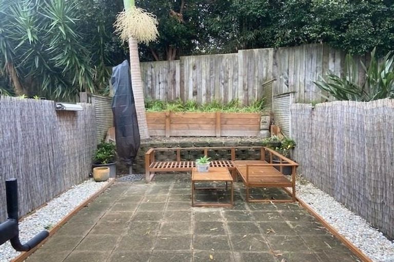 Photo of property in 3/206 Manuka Road, Bayview, Auckland, 0629