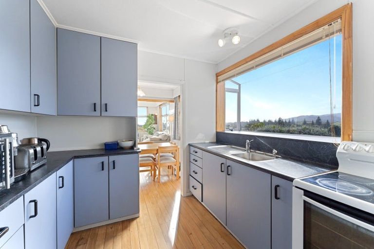 Photo of property in 9 Miriona Grove, Paekakariki, 5034