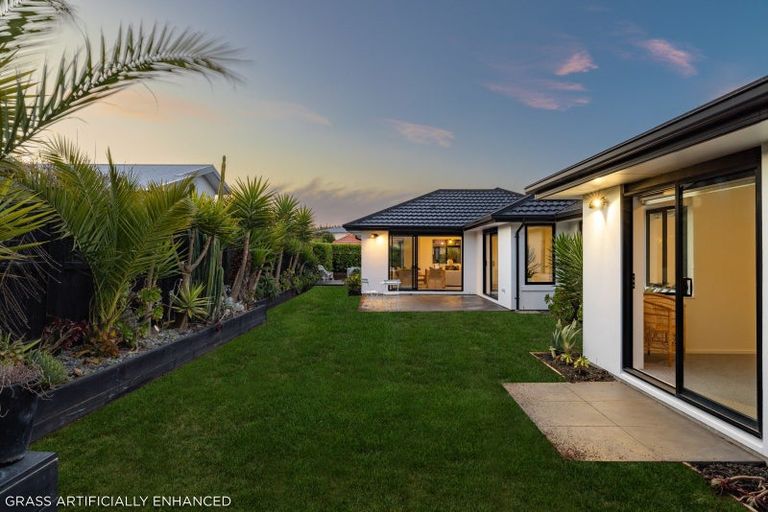 Photo of property in 4 Sandpiper Place, Waimairi Beach, Christchurch, 8083