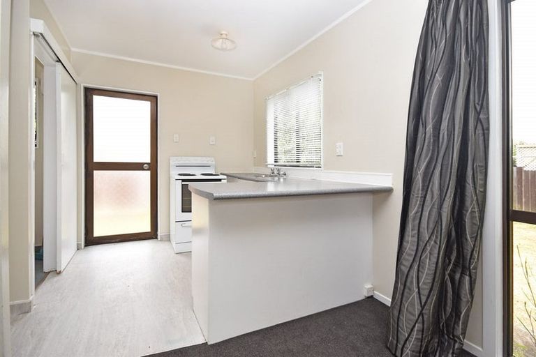 Photo of property in 2/87 Kayes Road, Pukekohe, 2120