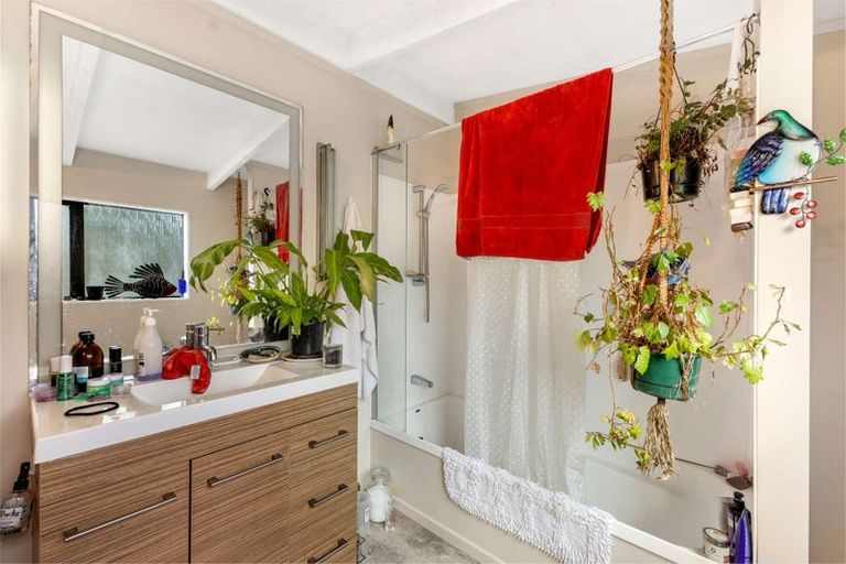 Photo of property in 13e Wallace Place, Westown, New Plymouth, 4310