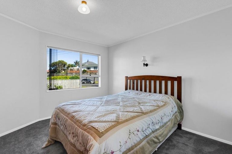 Photo of property in 59 Ngamotu Road, Moturoa, New Plymouth, 4310