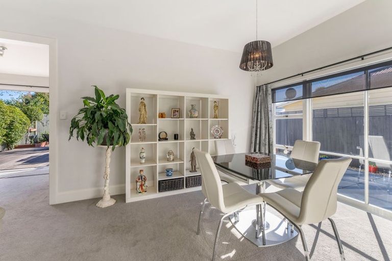 Photo of property in 35 Cleveland Street, Edgeware, Christchurch, 8013