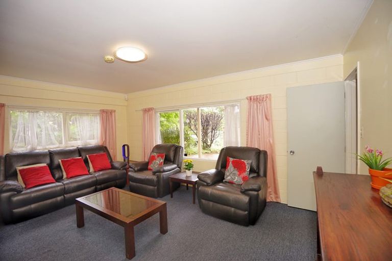 Photo of property in 17 Barlow Place, Chatswood, Auckland, 0626