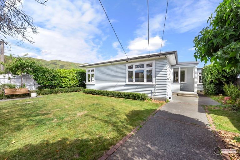 Photo of property in 10 Birdwood Road, Waterloo, Lower Hutt, 5011