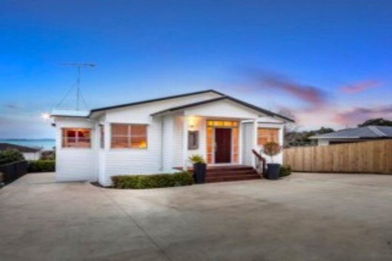 Photo of property in 13 Sea View Terrace, Cockle Bay, Auckland, 2014