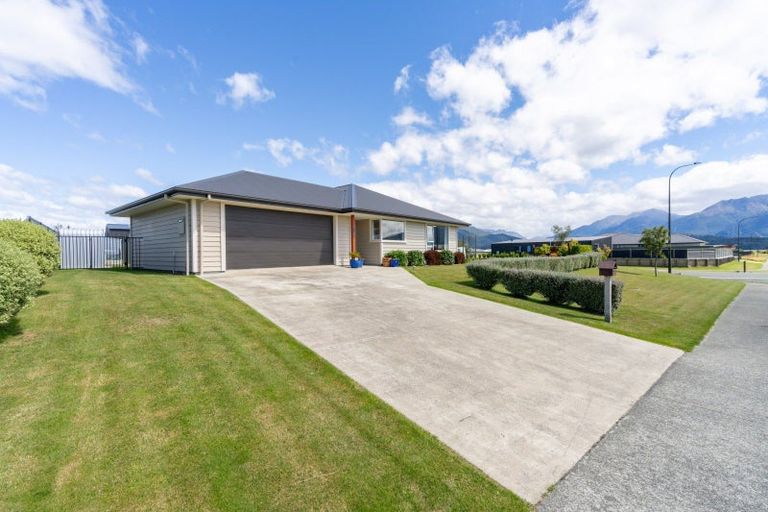 Photo of property in 9 Hidden Lakes Avenue, Te Anau, 9600