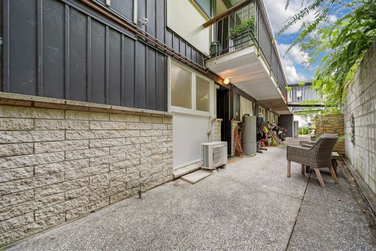 Photo of property in 3/14a Albert Road, Devonport, Auckland, 0624