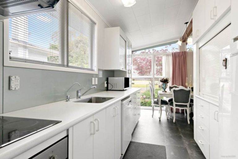 Photo of property in 4 De Thiery Place, Pakuranga Heights, Auckland, 2010