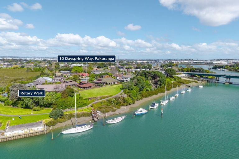 Photo of property in 2/10 Dayspring Way, Pakuranga, Auckland, 2010