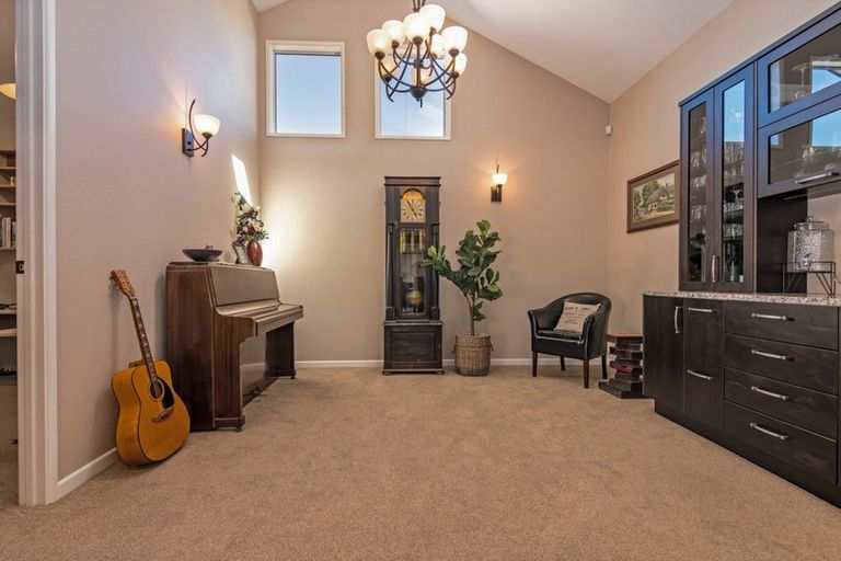 Photo of property in 26 Brightwater Terrace, Terrace End, Palmerston North, 4410