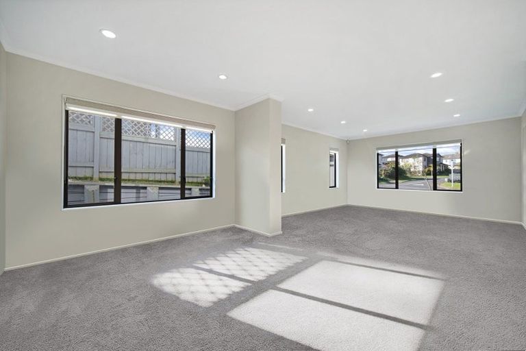 Photo of property in 43 Valderama Drive, Flat Bush, Auckland, 2019