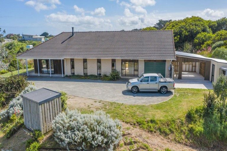 Photo of property in 50 Hydrabad Drive, Waitarere Beach, Levin, 5510