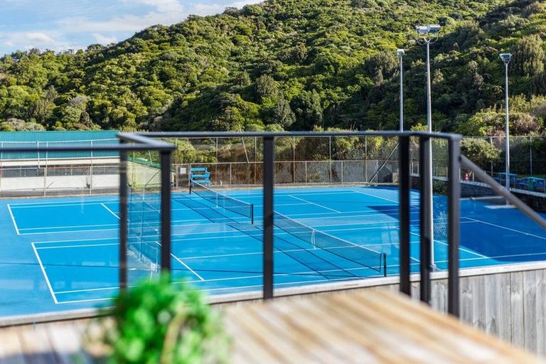 Photo of property in 11a Barberry Grove, Maungaraki, Lower Hutt, 5010