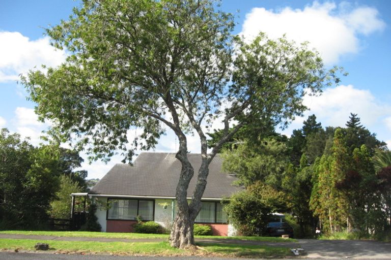 Photo of property in 110 Ennis Avenue, Pakuranga Heights, Auckland, 2010