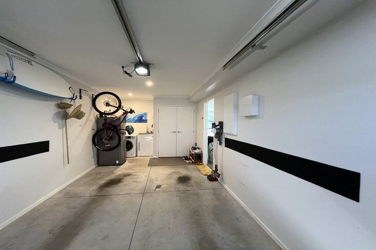 Photo of property in 10 Discovery Place, Marfell, New Plymouth, 4310