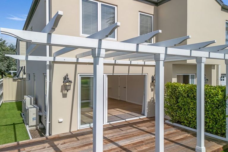 Photo of property in 9a Church Road, Taradale, Napier, 4112