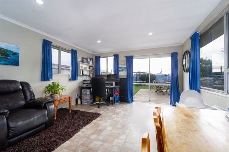 Photo of property in 18 Frederick Street, Carterton, 5713
