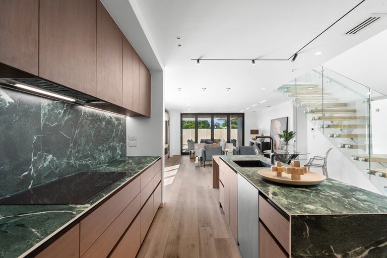 Photo of property in 146a Straven Road, Fendalton, Christchurch, 8014