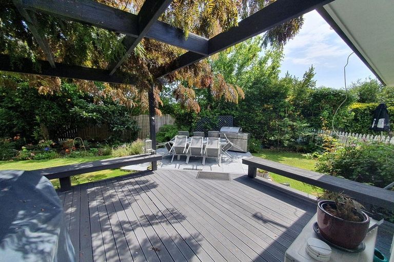 Photo of property in 112 Napier Road, Havelock North, 4130