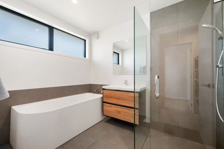 Photo of property in 11 Sarges Way, Lake Hawea, Wanaka, 9382