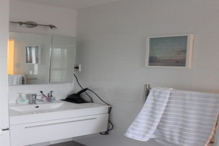 Photo of property in 60 Makamaka Lane, Albany Heights, Auckland, 0632