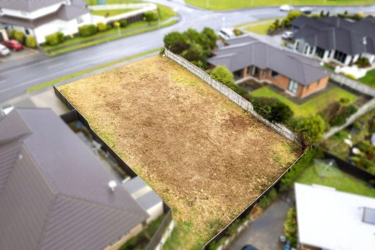 Photo of property in 158 Woodman Drive, Tawa, Wellington, 5028