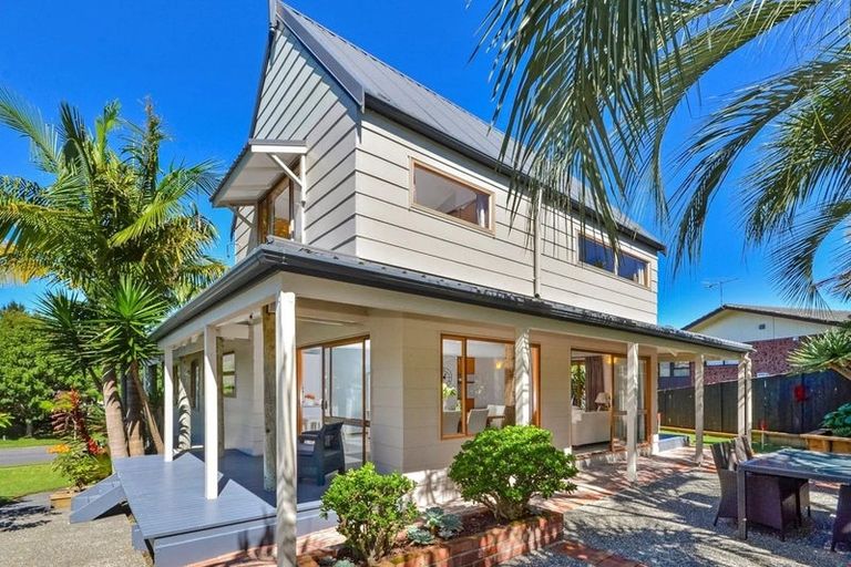 Photo of property in 7 Sandiacre Way, Browns Bay, Auckland, 0630