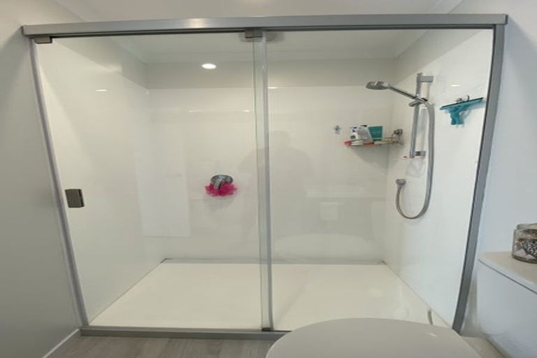 Photo of property in 16 Kauamo Close, Waiwhetu, Lower Hutt, 5010