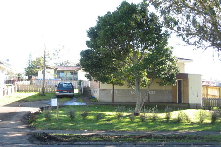 Photo of property in 17 Innismara Avenue, Wattle Downs, Auckland, 2103