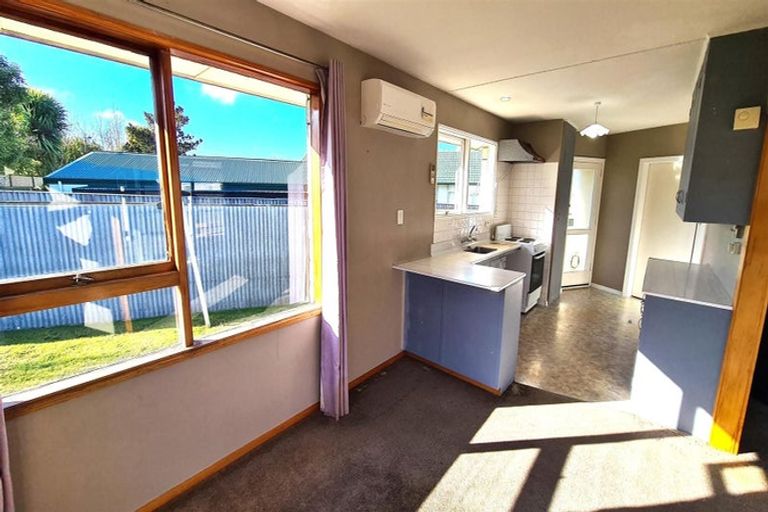 Photo of property in 14 Lomax Place, Islington, Christchurch, 8042