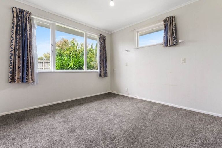 Photo of property in 536 Glenfield Road, Glenfield, Auckland, 0629