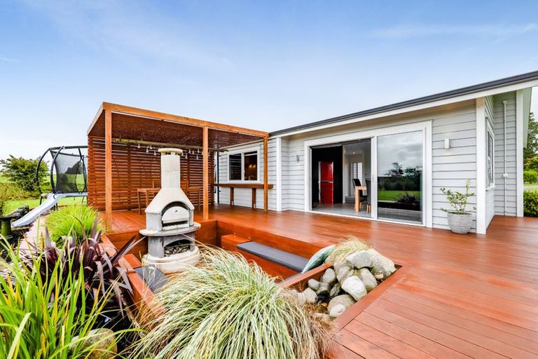 Photo of property in 1253 Upland Road, Egmont Village, Inglewood, 4386