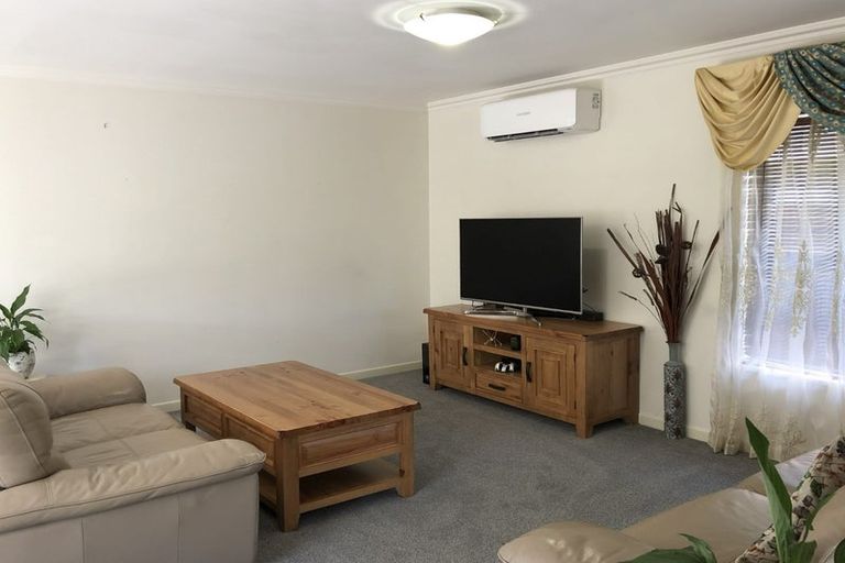 Photo of property in 32a Taka Street, Takanini, 2112