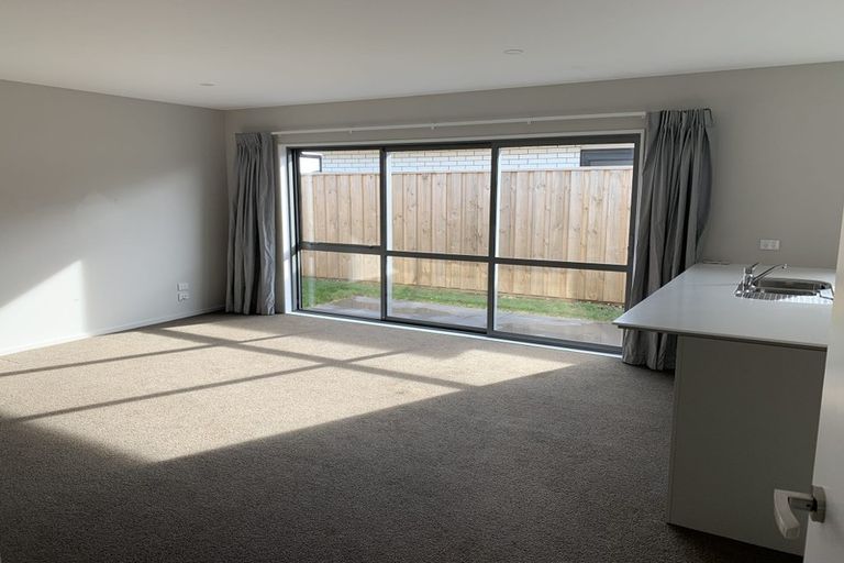 Photo of property in 17 Broadway Parade, Rolleston, 7615