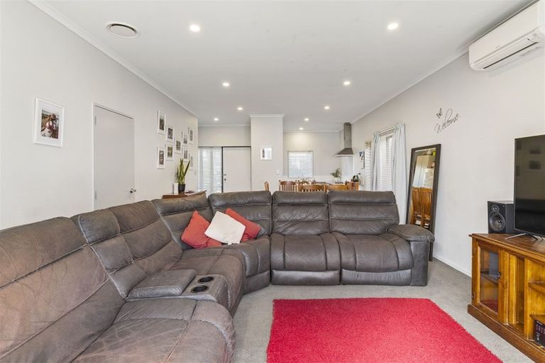 Photo of property in 43 Ipukarea Street, Weymouth, Auckland, 2103